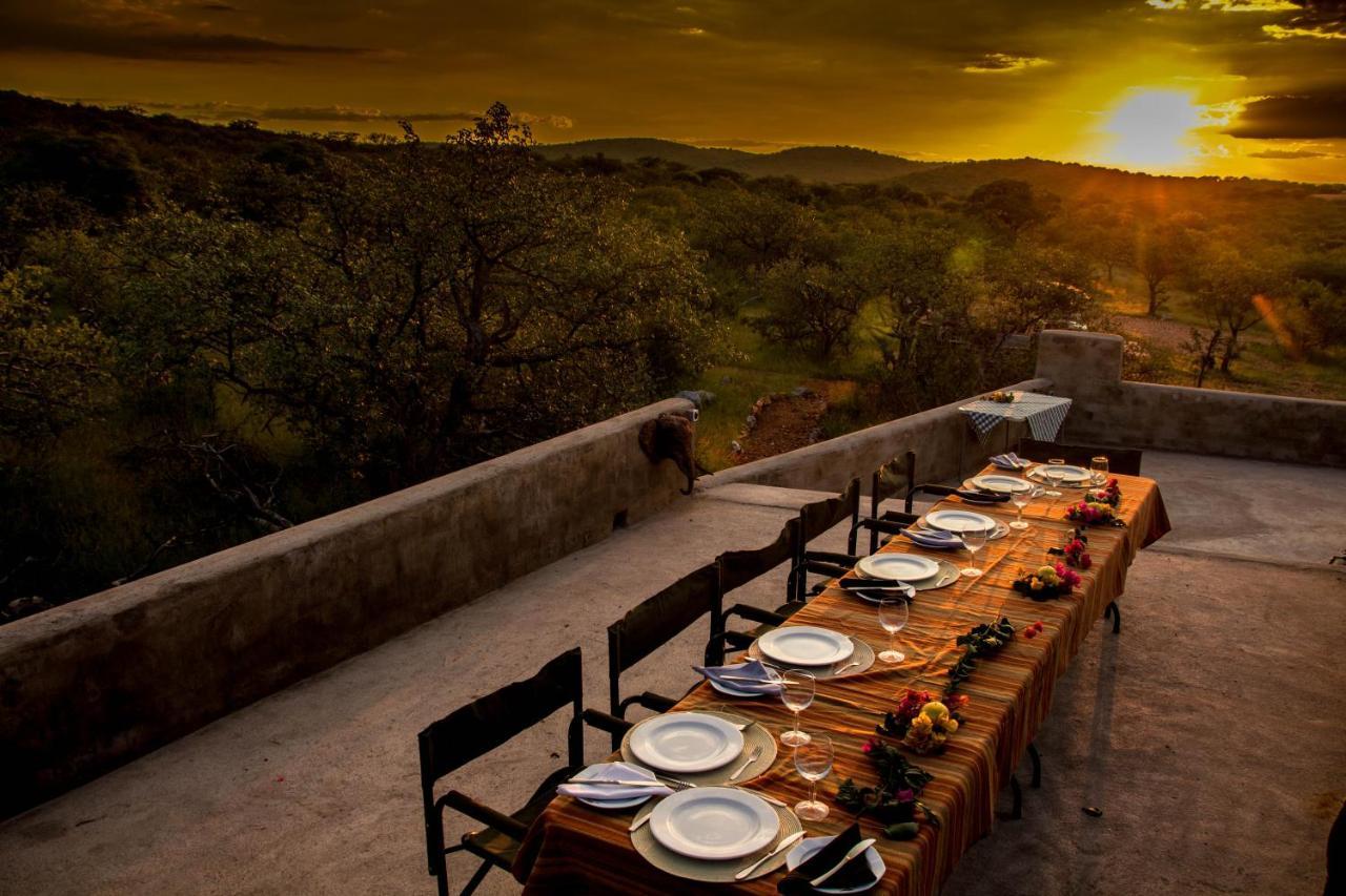 Okutala Etosha Lodge Outjo Kültér fotó