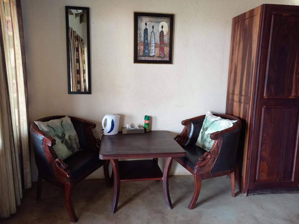 Okutala Etosha Lodge Outjo Kültér fotó
